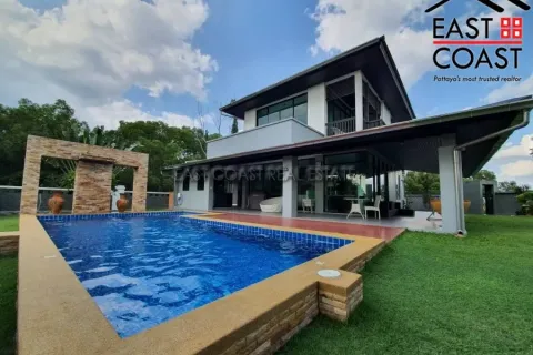 Casa de 3 dormitorios en Pattaya, Tailandia № 213879 - foto 2