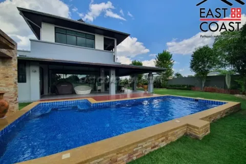 Casa de 3 dormitorios en Pattaya, Tailandia № 213879