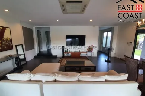 Casa de 3 dormitorios en Pattaya, Tailandia № 213879 - foto 4