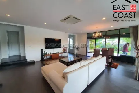 Casa de 3 dormitorios en Pattaya, Tailandia № 213879 - foto 3