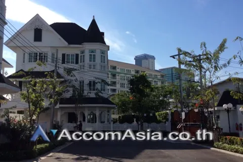 Casa de 5 dormitorios en Bang Na, Bangkok, Tailandia № 220156