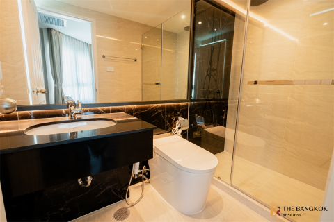 Condo in Bangkok, Thailand, 3 bedrooms № 184747 - photo 10