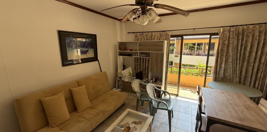 Studio in the Condo in Kathu, Thailand  № 173193