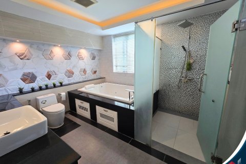 House in Phitsanulok, Thailand 6 bedrooms № 173195 - photo 7