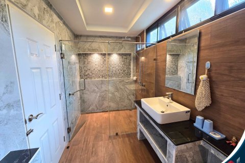 House in Phitsanulok, Thailand 6 bedrooms № 173195 - photo 9