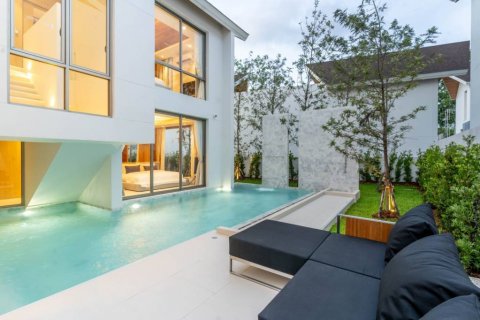 Villa in Bang Tao, Thailand 3 bedrooms № 115308 - photo 2
