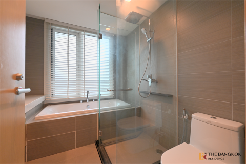 Condo in Bangkok, Thailand, 3 bedrooms № 185060 - photo 8