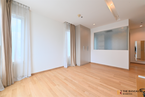 Condo in Bangkok, Thailand, 3 bedrooms № 185060 - photo 4