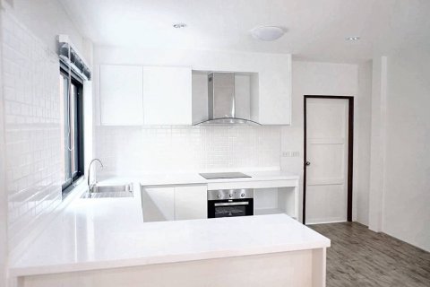 House in Bangkok, Thailand 3 bedrooms № 114848 - photo 8