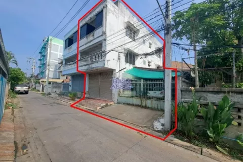 House in Nakhon Ratchasima, Thailand 4 bedrooms № 142251 - photo 1