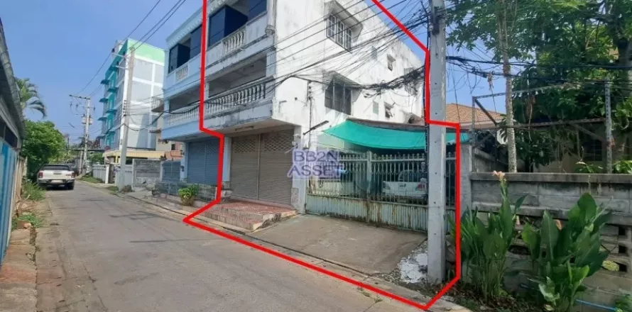 House in Nakhon Ratchasima, Thailand 4 bedrooms № 142251