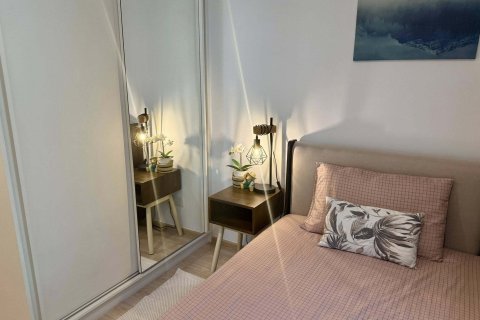 Condo à Huai Khwang, Bangkok, Thaïlande, 2 chambres  № 144846 - photo 14