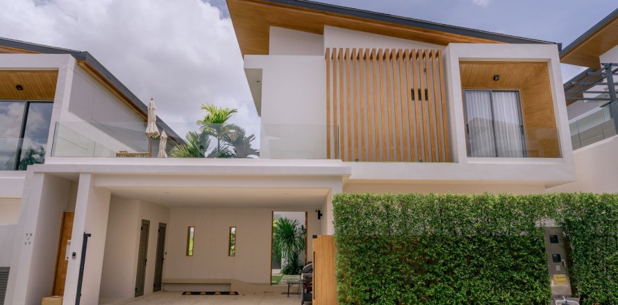 Villa in Phuket, Thailand 4 bedrooms № 144847