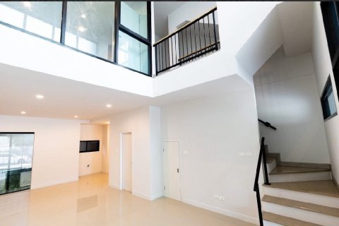 Таунхаус в Буенг Куме, Бангкок, Таиланд с 3 спальнями  № 139541 - фото 3