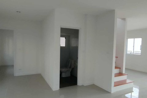 House in Bang Phli Yai, Thailand 4 bedrooms № 148118 - photo 2
