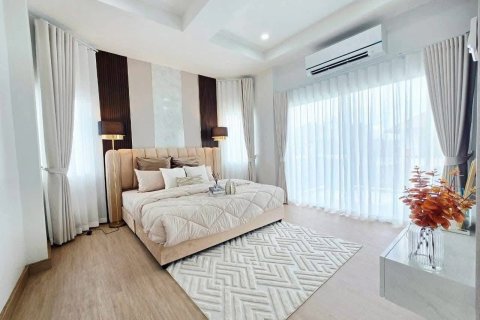 Villa in Pattaya, Thailand 4 bedrooms № 148117 - photo 17
