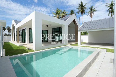 House in Pattaya, Thailand 3 bedrooms № 197552