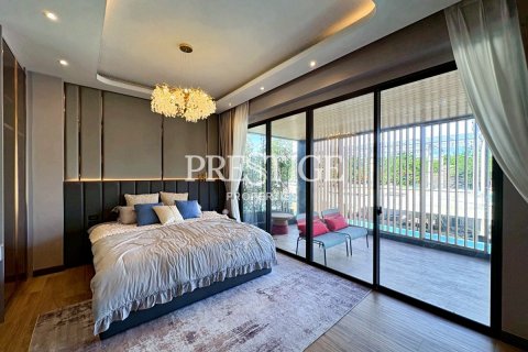 House in Pattaya, Thailand 5 bedrooms № 197555 - photo 23