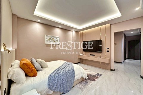 House in Pattaya, Thailand 5 bedrooms № 197555 - photo 29