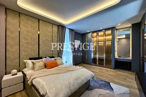 House in Pattaya, Thailand 5 bedrooms № 197555 - photo 26