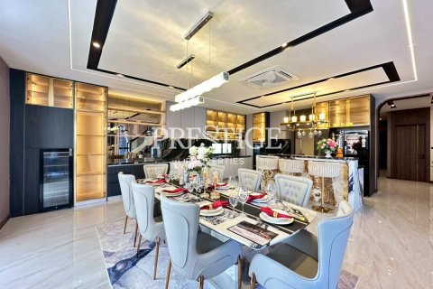 House in Pattaya, Thailand 5 bedrooms № 197555 - photo 4