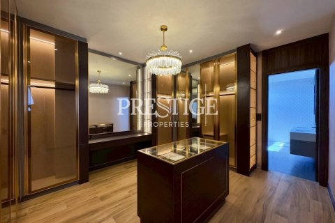 House in Pattaya, Thailand 5 bedrooms № 197555 - photo 14