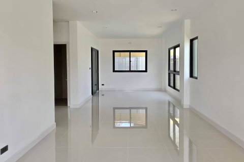 Casa de 3 dormitorios en Pattaya, Tailandia № 209306 - foto 10