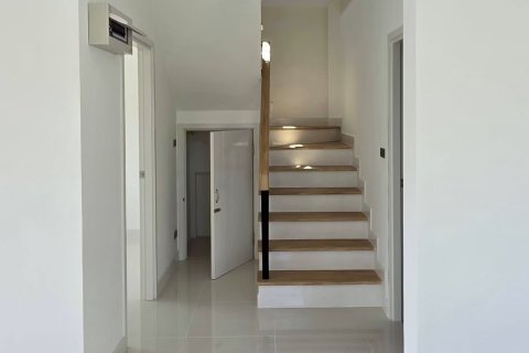 Casa de 3 dormitorios en Pattaya, Tailandia № 209306 - foto 11