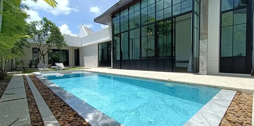 Casa de 3 dormitorios en Bang Tao, Tailandia № 209307