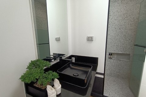 Casa de 3 dormitorios en Bang Tao, Tailandia № 209307 - foto 30