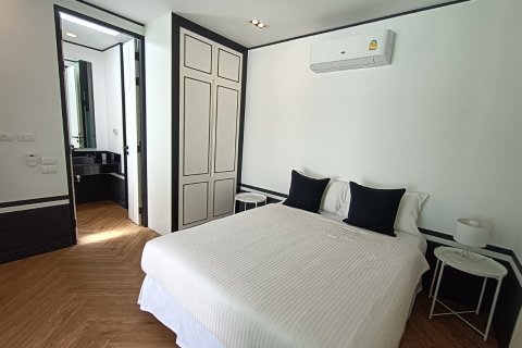 Casa de 3 dormitorios en Bang Tao, Tailandia № 209307 - foto 27