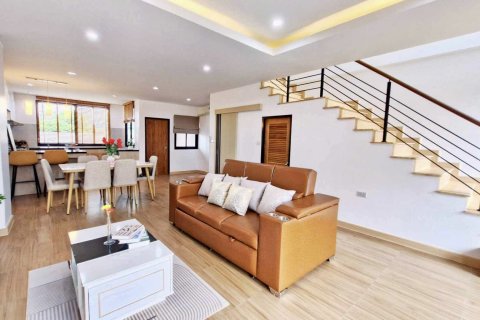 Casa de 3 dormitorios en Pattaya, Tailandia № 209305 - foto 6