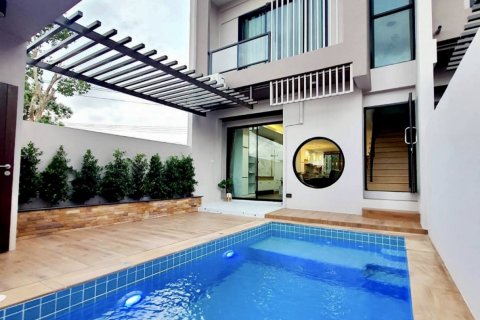 Casa de 3 dormitorios en Pattaya, Tailandia № 209305 - foto 2