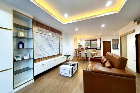 Casa de 3 dormitorios en Pattaya, Tailandia № 209305 - foto 8