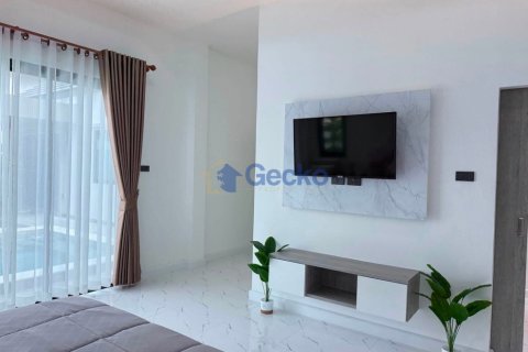 Casa de 3 dormitorios en Pattaya, Tailandia № 209308 - foto 17