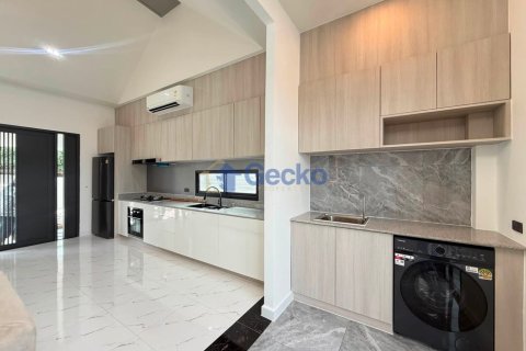 Casa de 3 dormitorios en Pattaya, Tailandia № 209308 - foto 9