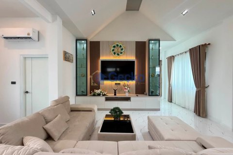Casa de 3 dormitorios en Pattaya, Tailandia № 209308 - foto 6