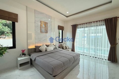 Casa de 3 dormitorios en Pattaya, Tailandia № 209308 - foto 16