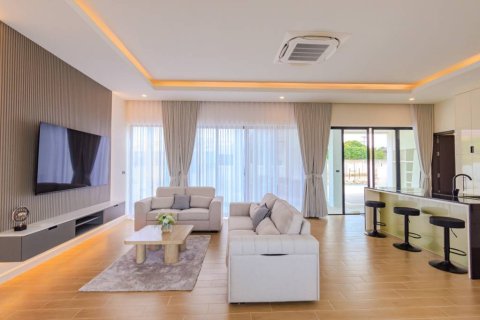 Villa in Hua Hin, Thailand 3 bedrooms № 146736 - photo 3