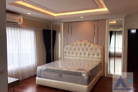 Haus in Saphan Sung, Bangkok, Thailand 5 Schlafzimmer № 216099 - Foto 2
