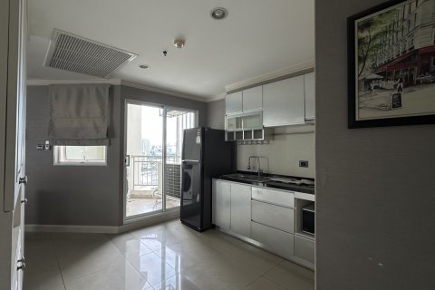 Кондоминиум с 2 спальнями в Хуай Кванге, Бангкок, Таиланд № 147429 - фото 4