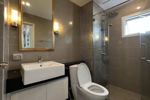 Кондоминиум с 2 спальнями в Хуай Кванге, Бангкок, Таиланд № 147429 - фото 5