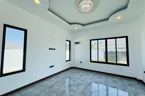 Villa in Hua Hin, Thailand 3 bedrooms № 162314 - photo 8