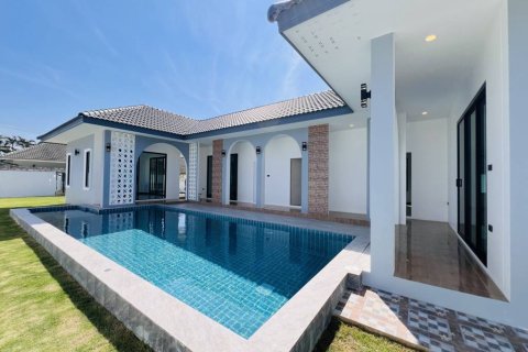 Villa in Hua Hin, Thailand 3 bedrooms № 162314 - photo 2