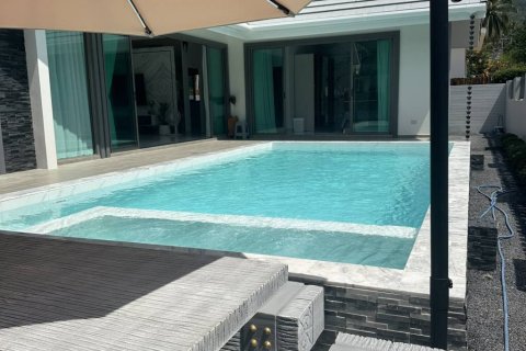 Villa in Surat Thani, Thailand 3 bedrooms № 162317 - photo 2