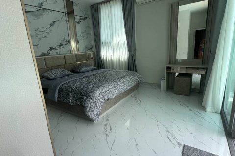 Villa in Surat Thani, Thailand 3 bedrooms № 162317 - photo 8