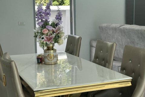 Villa in Surat Thani, Thailand 3 bedrooms № 162317 - photo 4