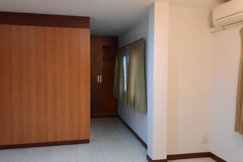 Maison à Bangkok, Thaïlande 4 chambres № 162312 - photo 4