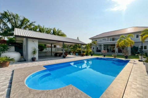 Villa in Cha-am, Thailand 7 bedrooms № 162313 - photo 3