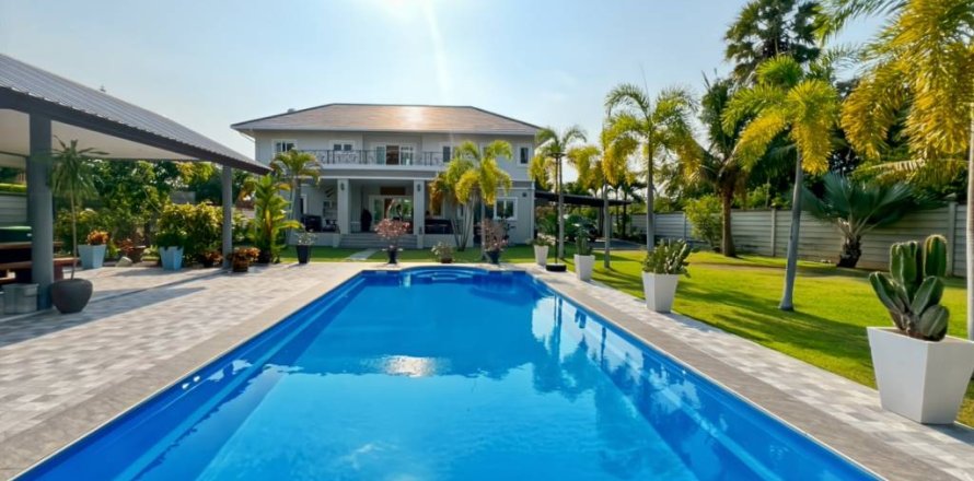 Villa in Cha-am, Thailand 7 bedrooms № 162313